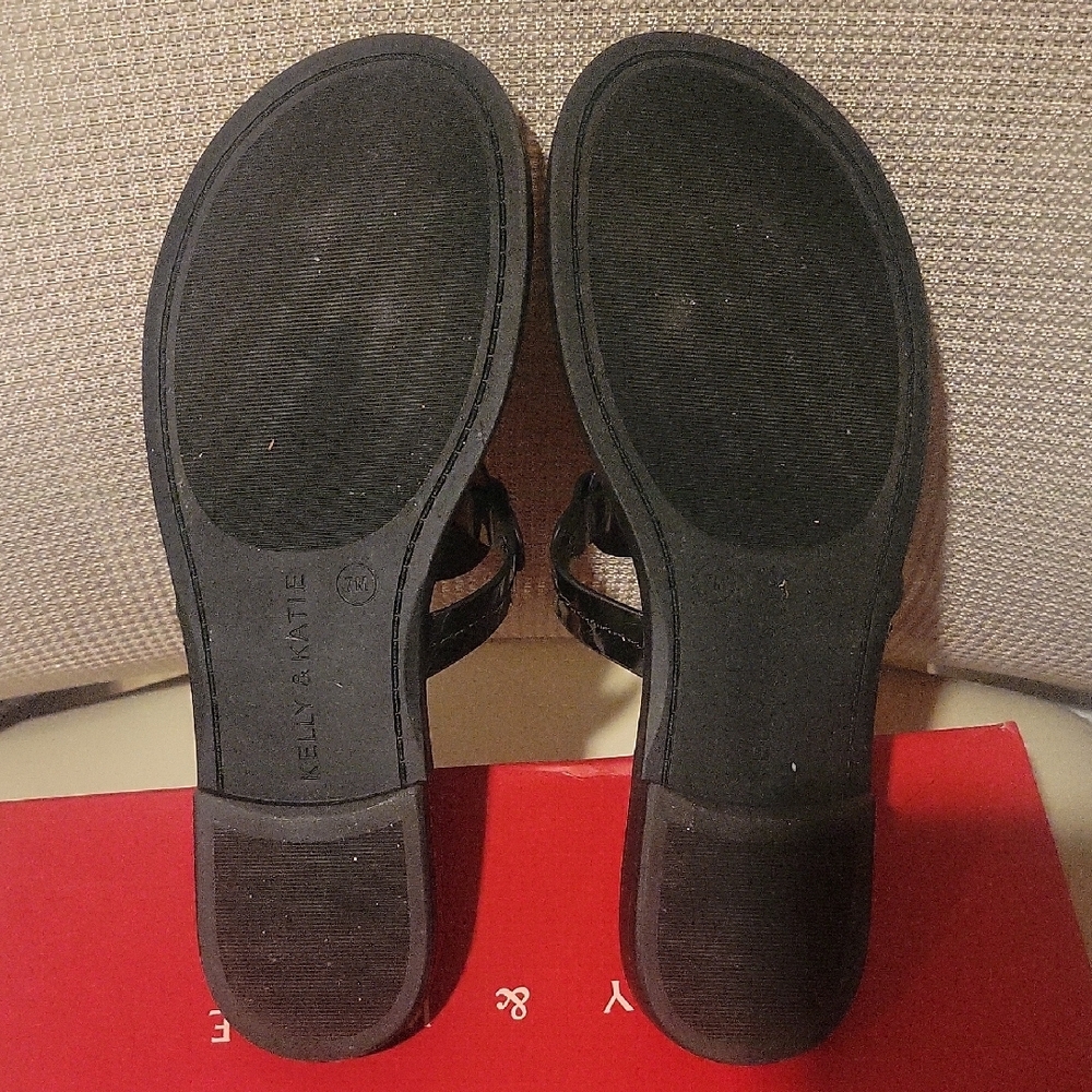 Kelly & Katie Black Sandals with Gold Accents - Picture 4 of 4